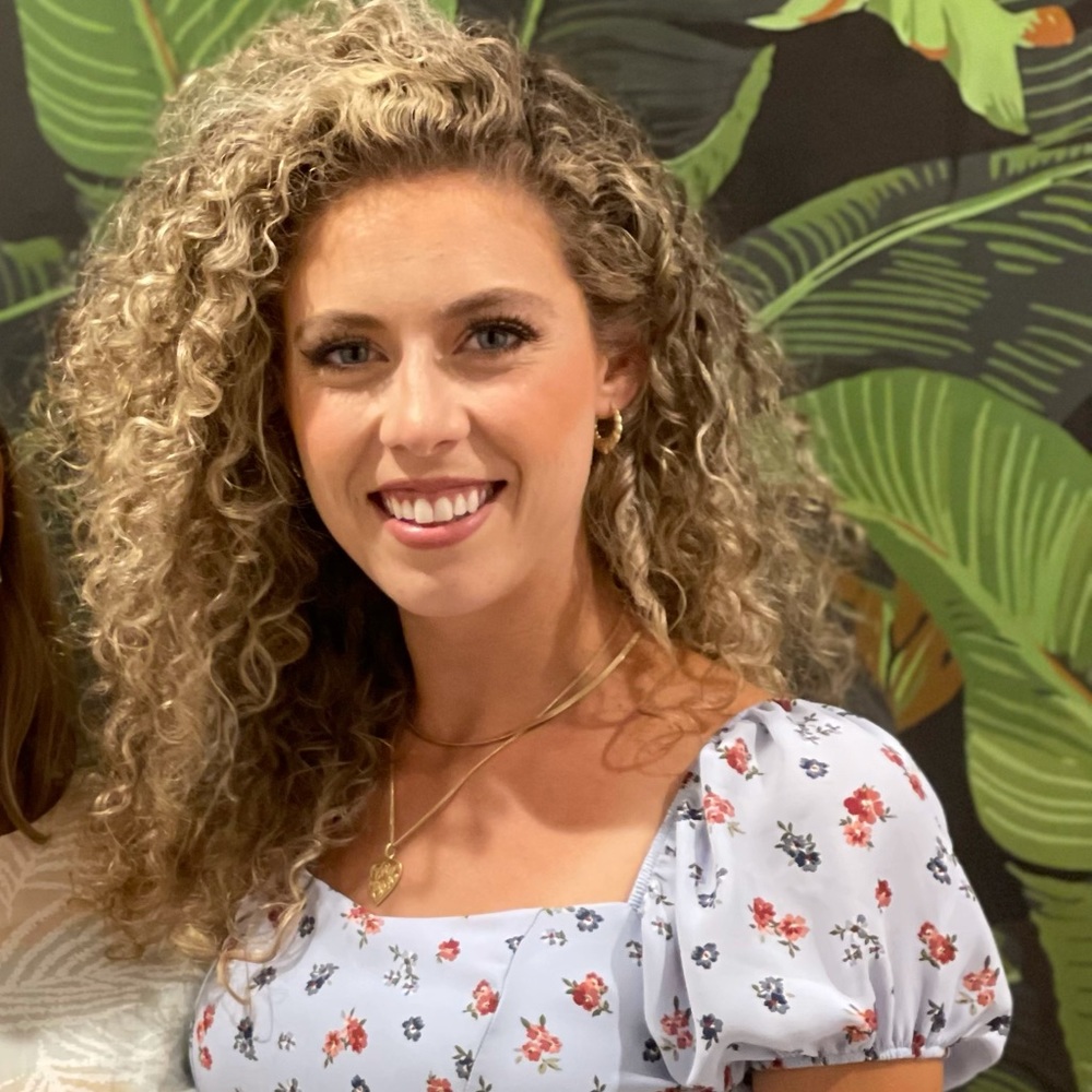 Meet your Posher/Top Rated Seller/Gabrielle